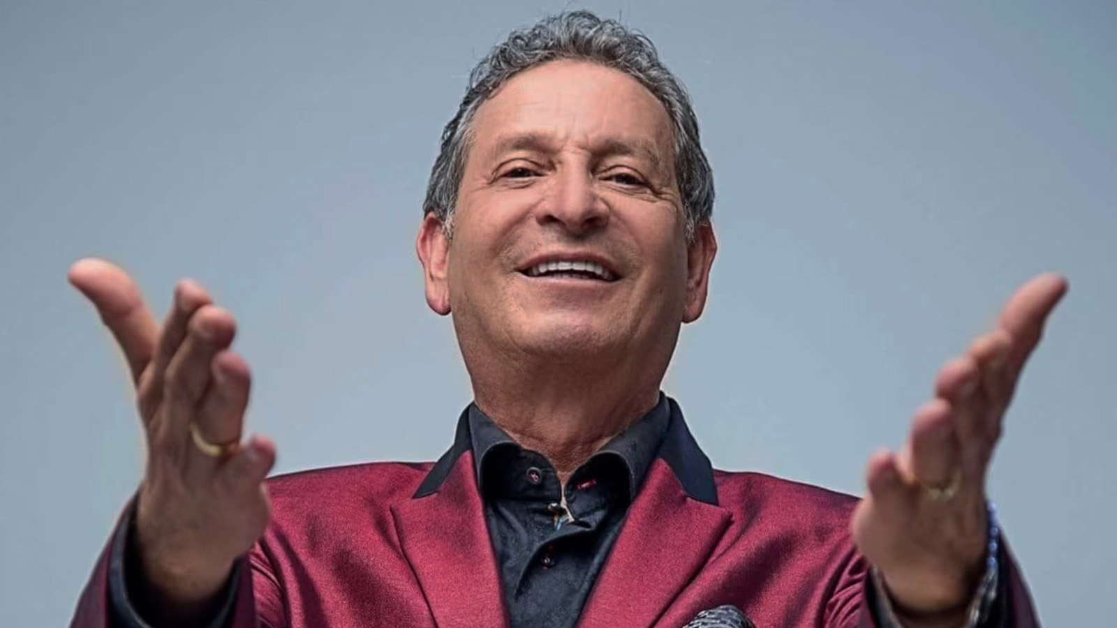 Darío Gómez's “Que Sea un Motivo” Returns as a Birthday Anthem