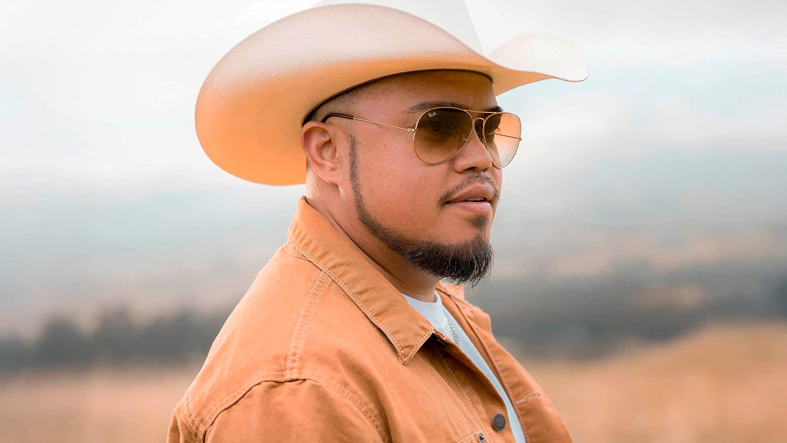 Hawaiian Country Star Maoli Brings Joy, Romance, and Easygoing Confidence to Cure the Winter Blues