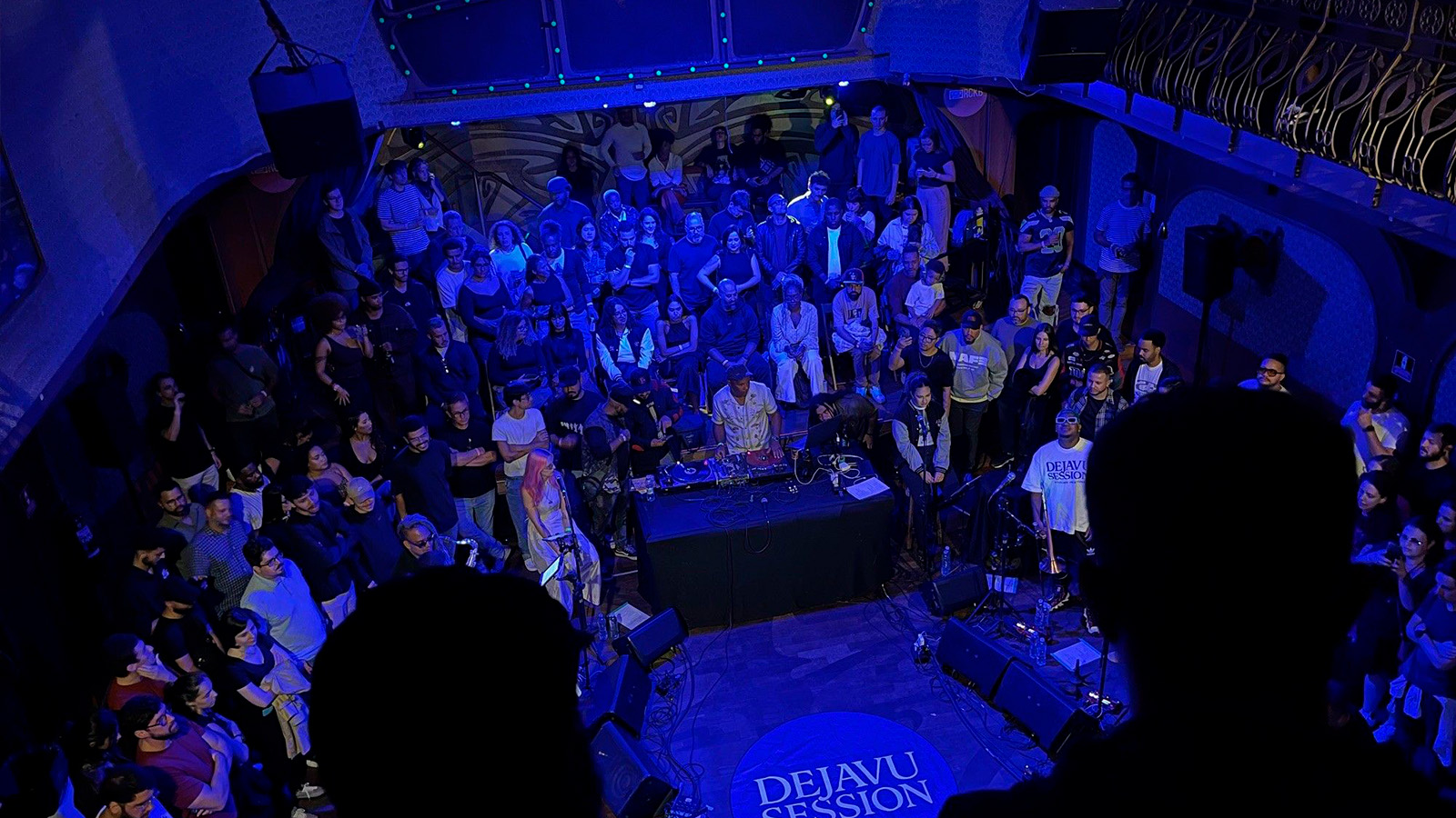 University of Virginia Darden students visiting ONErpm Brasil headquarters in São Paulo